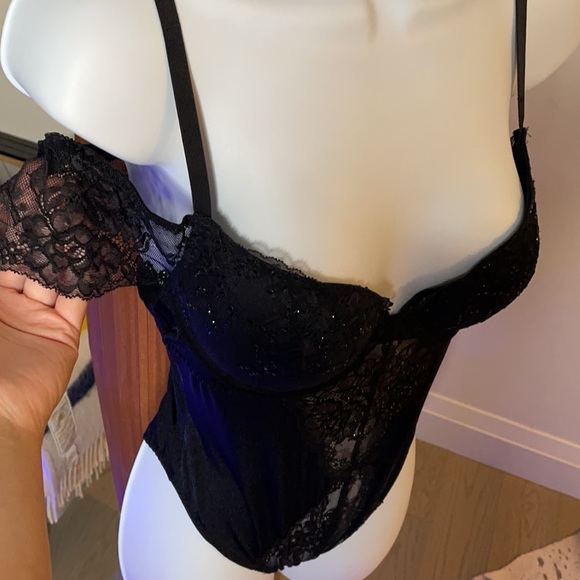 Black La Senza lace bodysuit - Picture 2 of 5